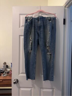 Abercrombie & Fitch Men's Distressed Blue Straight Jeans